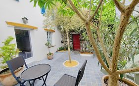 Aux Vieilles Murailles • Charmante Maison & Cour